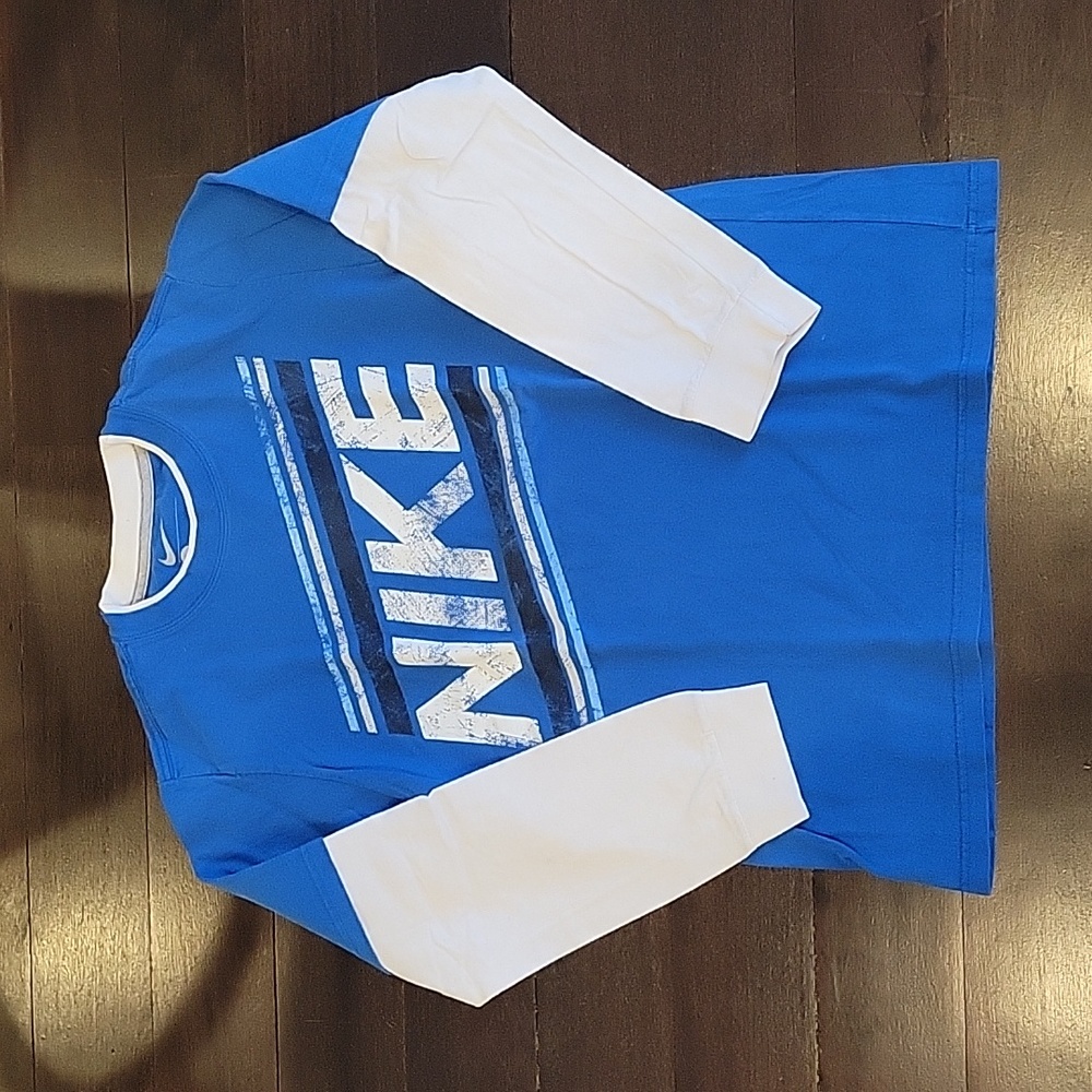 BOY'S NIKE ROYAL BLUE & WHITE LONG SLEEVE T-SHIRT SIZE LARGE